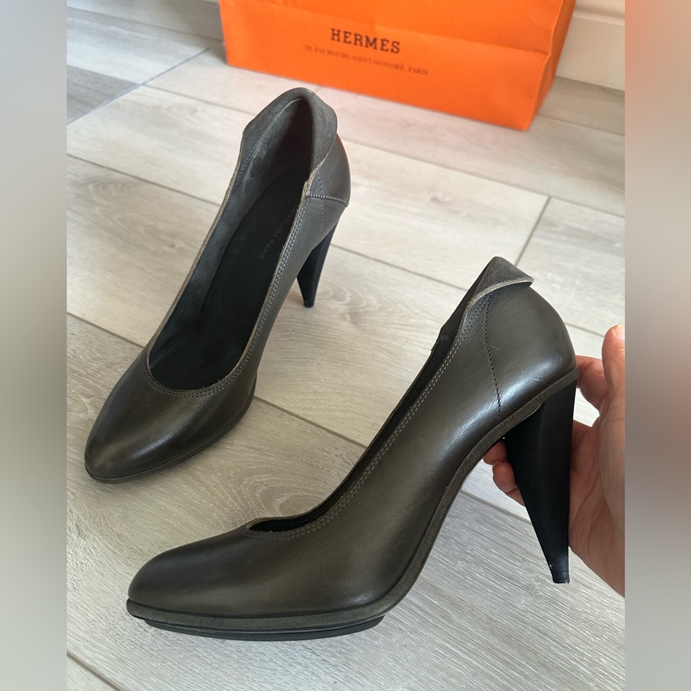 Balenciaga Pumps Heels Made in Italy Size EU 39 US 8 Brownish Dark Green